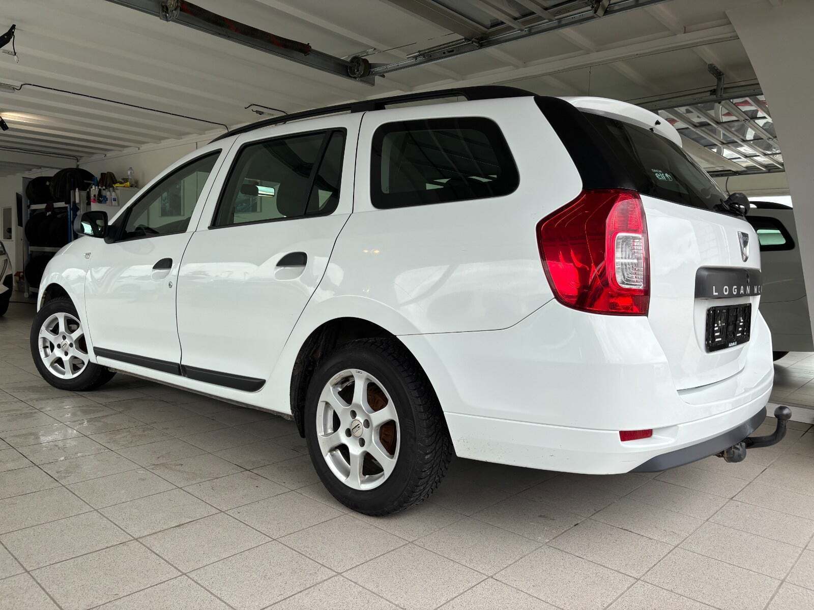 Hvid Dacia Logan fra 2014