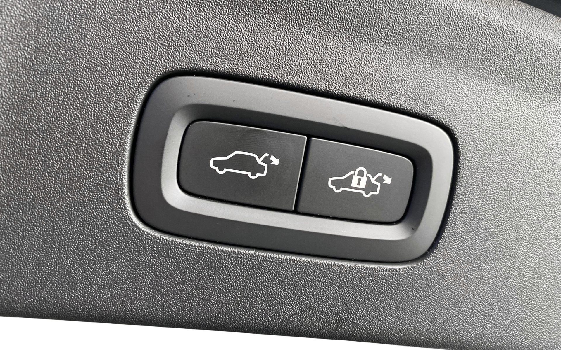 Sort Polestar 2 fra 2024