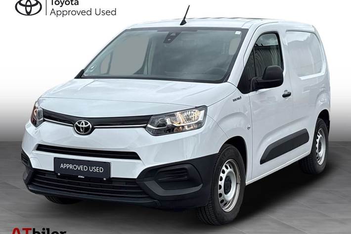 Hvid Toyota Proace City Electric fra 2024 set udefra