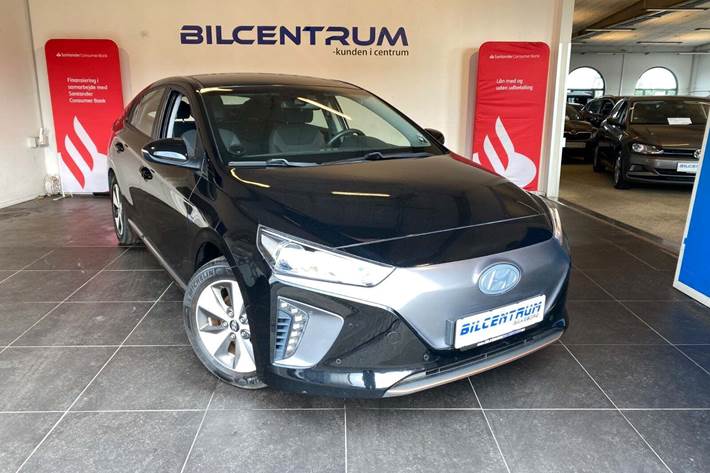 Sort Hyundai Ioniq fra 2017 set udefra