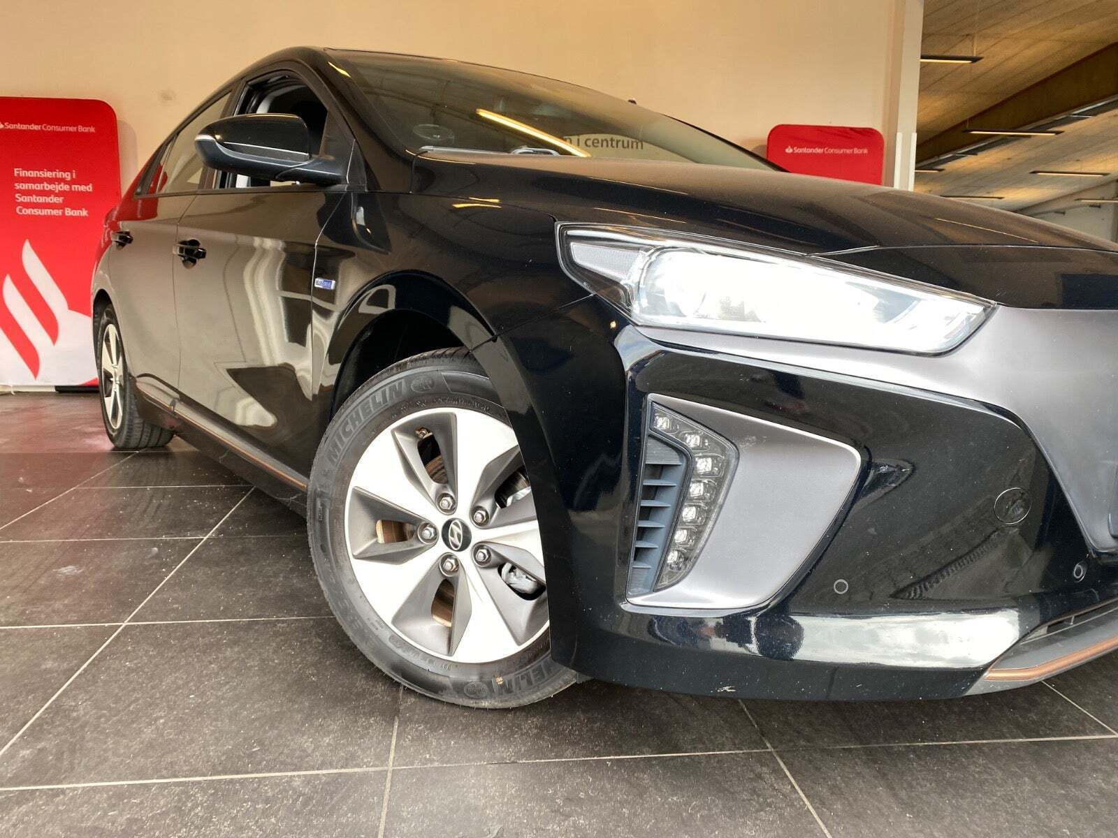 Sort Hyundai Ioniq fra 2017