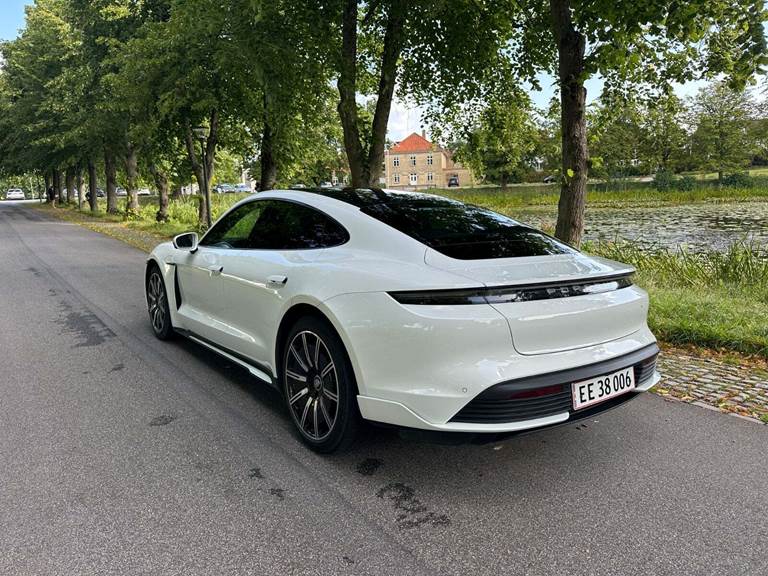 Porsche Taycan Performance+