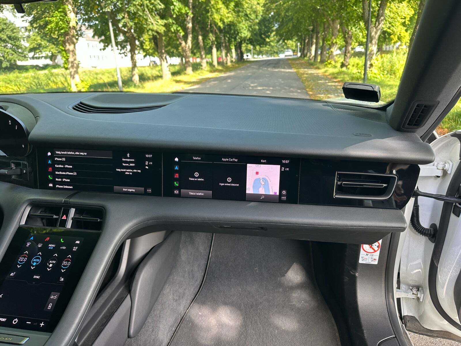 Hvid Porsche Taycan fra 2021
