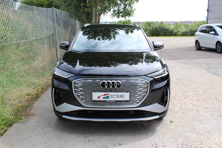 Sort Audi Q4 e-tron fra 2025