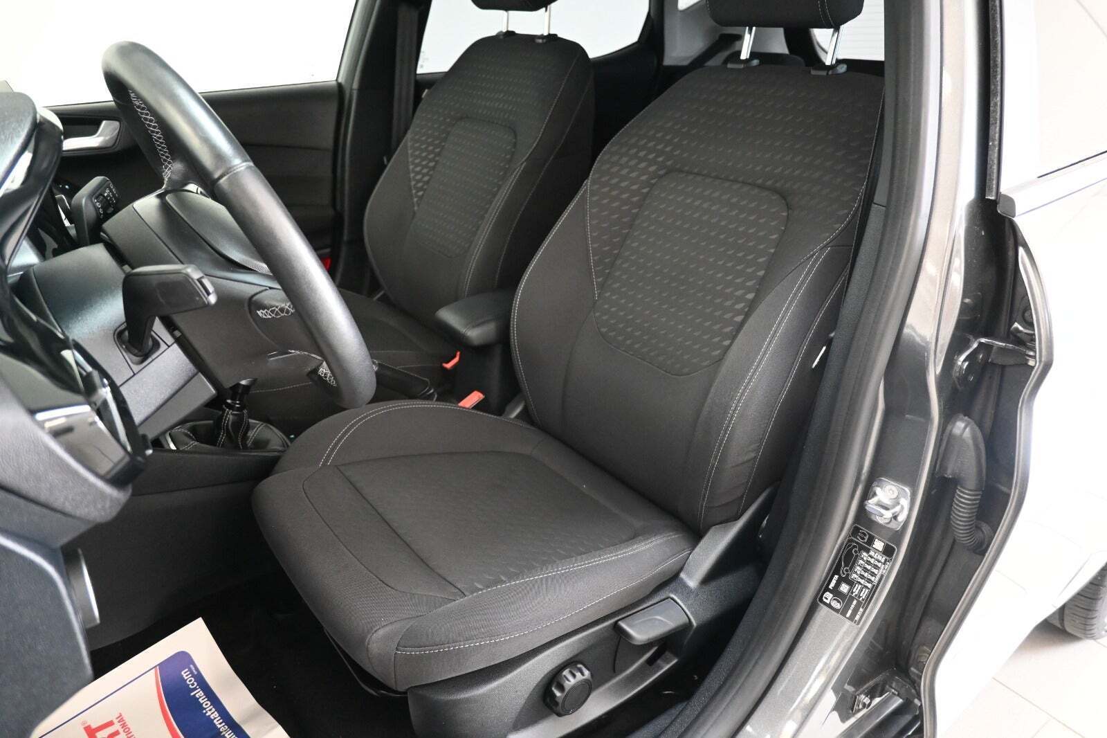 Grå Ford Fiesta fra 2021