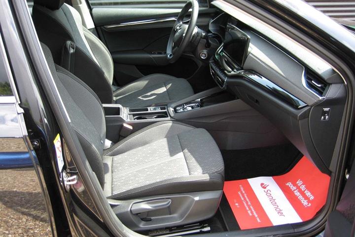Sort Skoda Octavia fra 2022