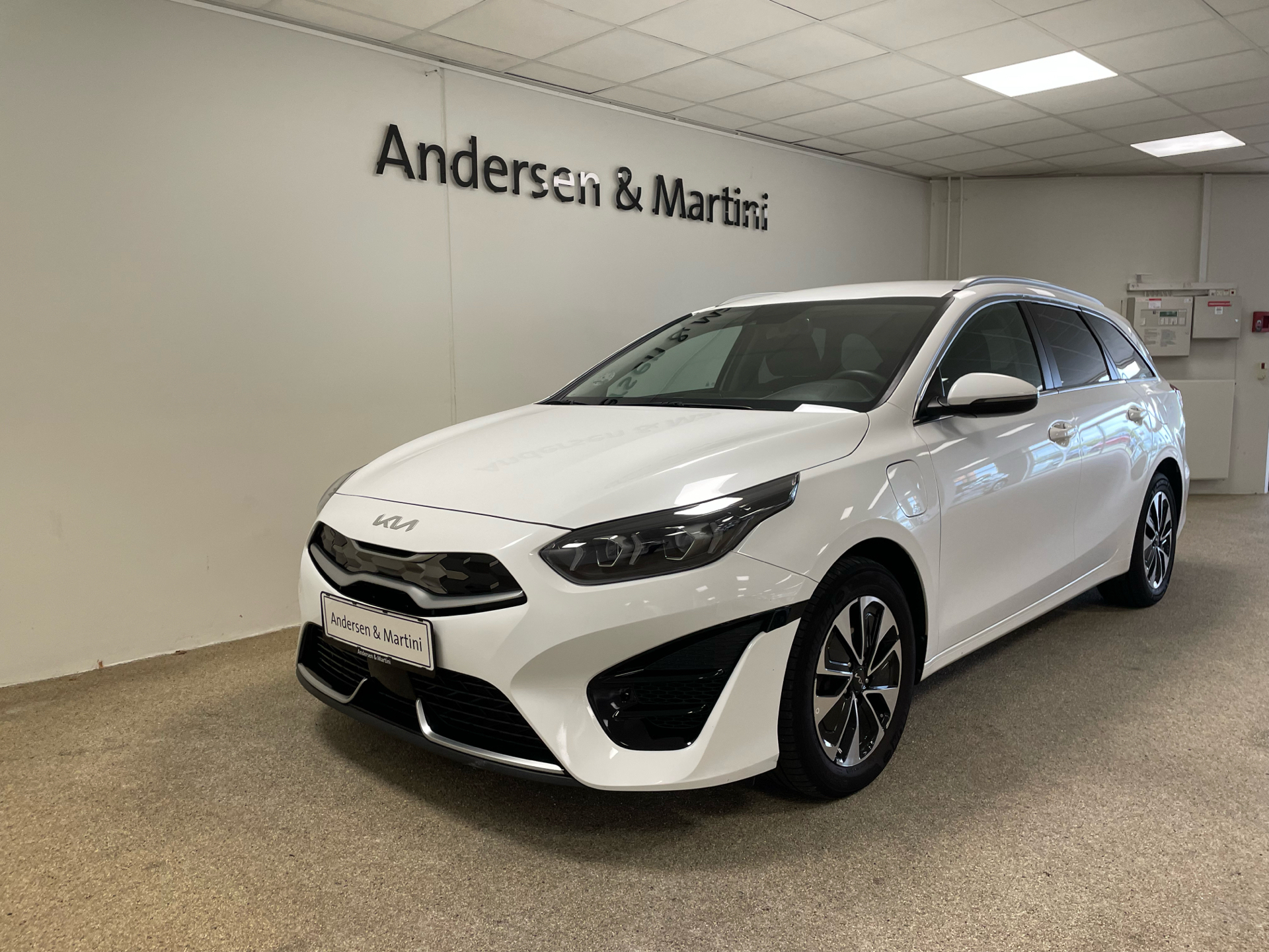 Kia Ceed 1,6 SW GDI PHEV  Plugin-hybrid Prestige DCT 141HK Stc 6g Aut.