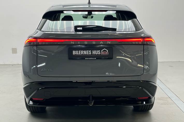 Grå Nissan Ariya fra 2024