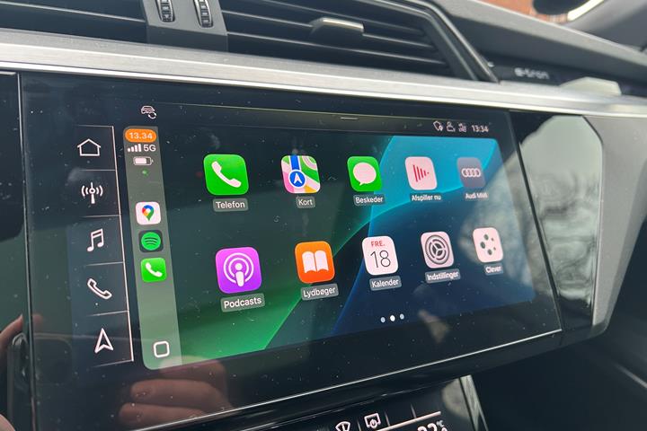 Hvid Audi e-tron fra 2020