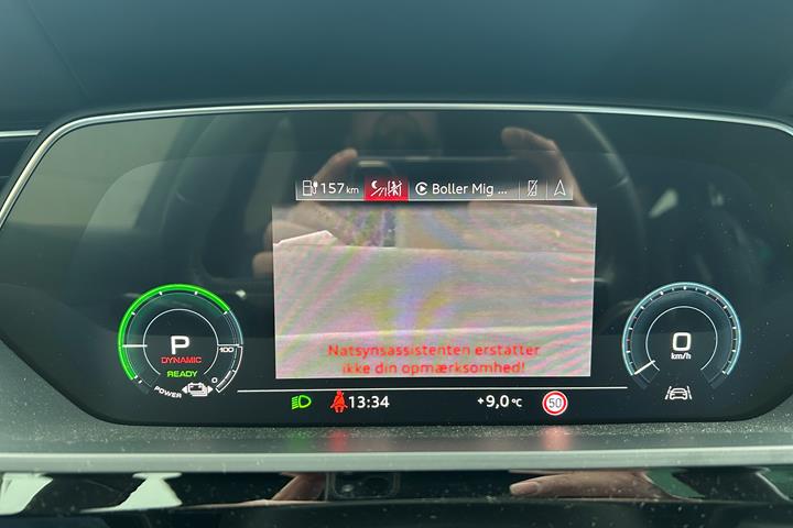 Hvid Audi e-tron fra 2020