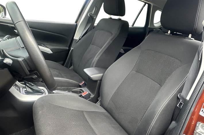 Orange Suzuki S-Cross fra 2020