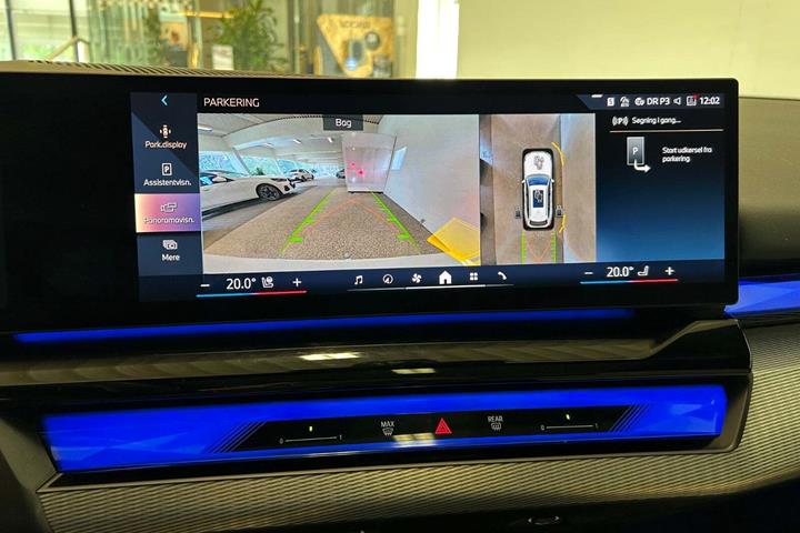 Hvid BMW i5 fra 2024