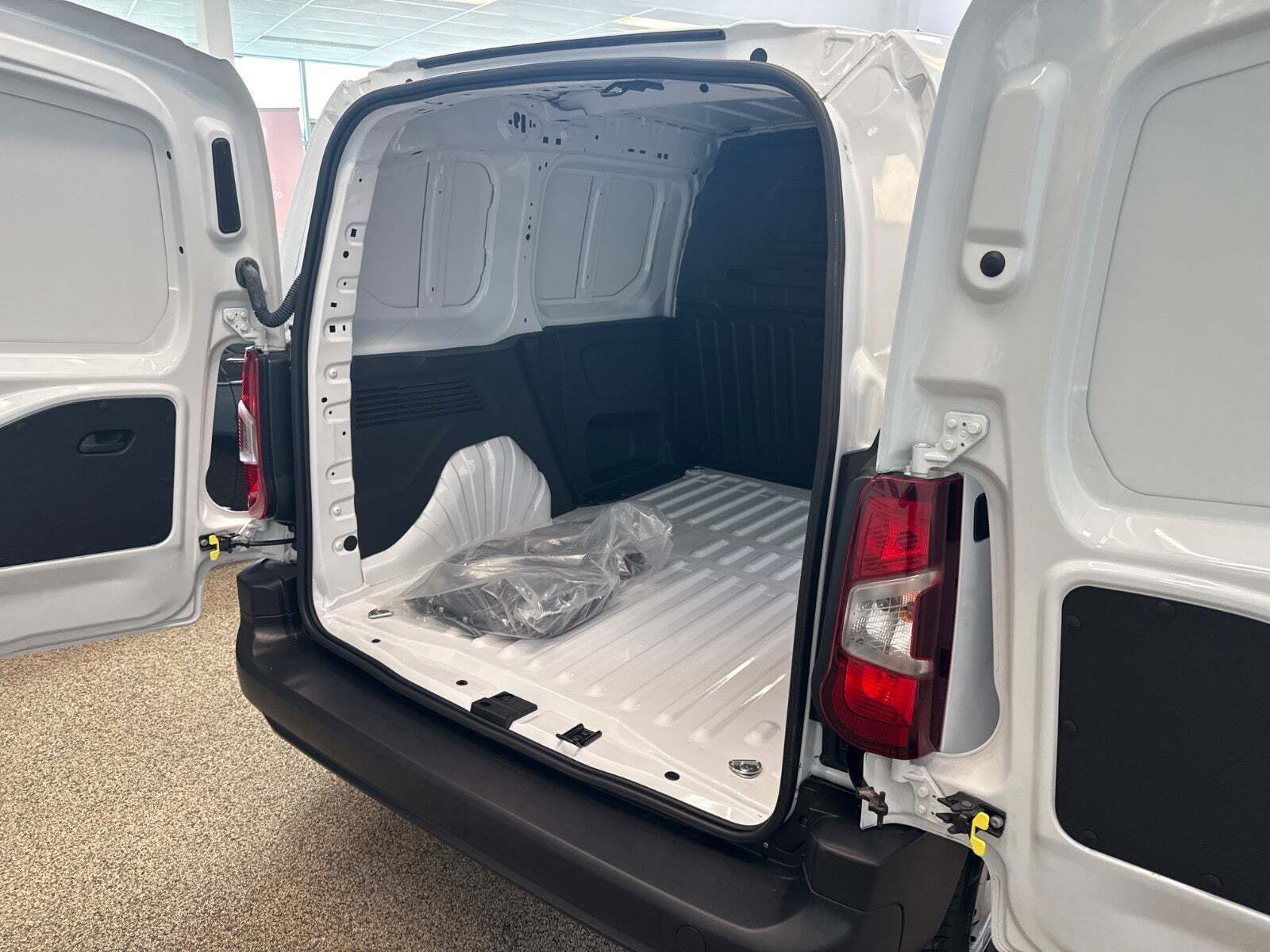 Hvid Citroën ë-Berlingo fra 2023