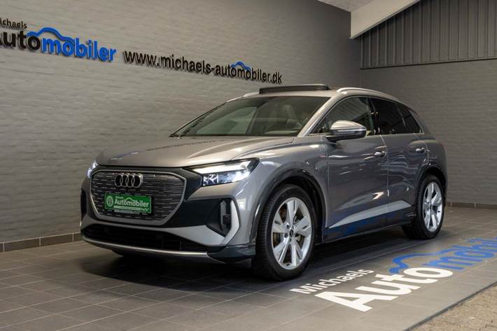 Grå Audi Q4 e-tron fra 2024 set udefra