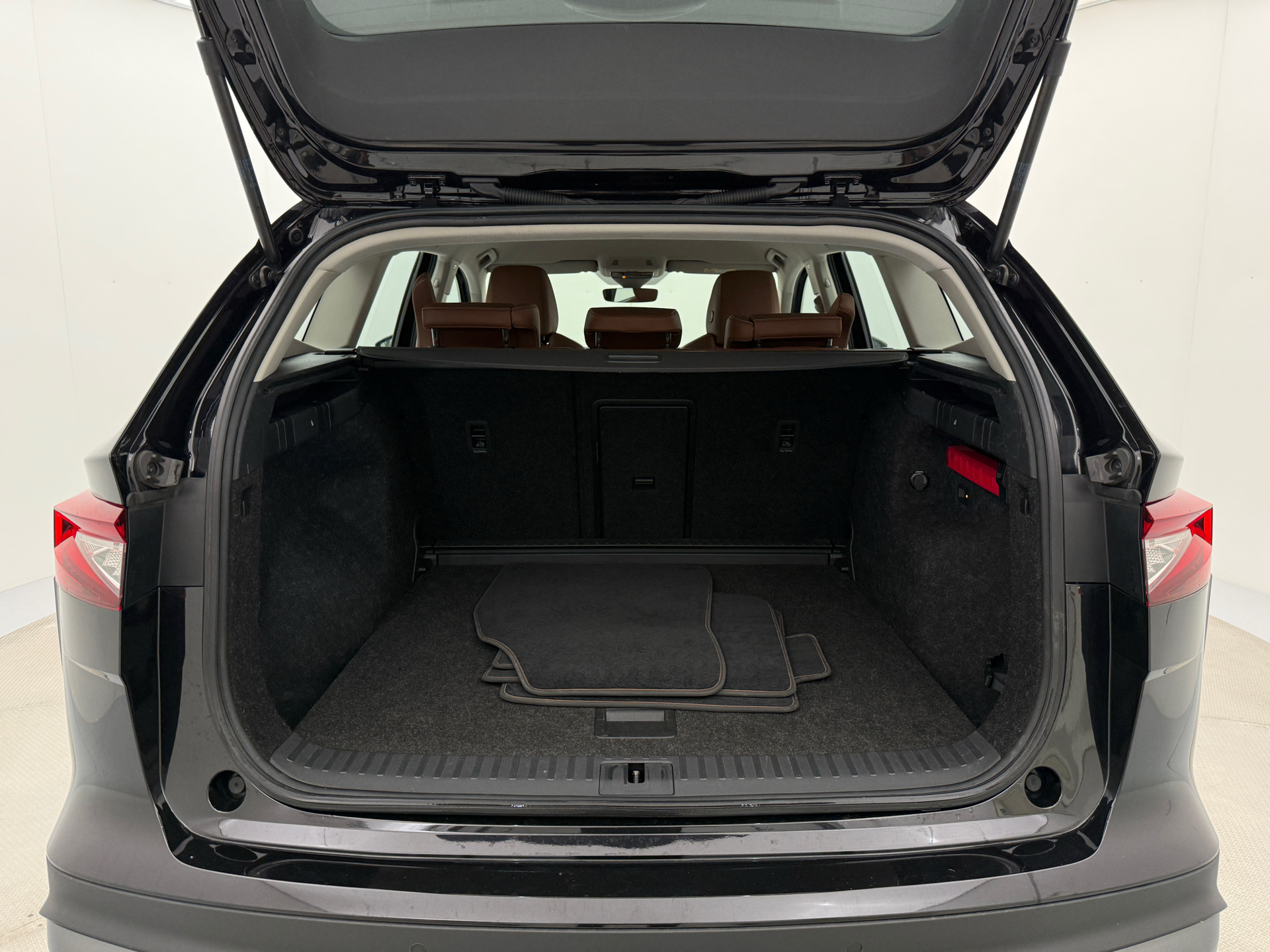 Sort Skoda Enyaq fra 2021