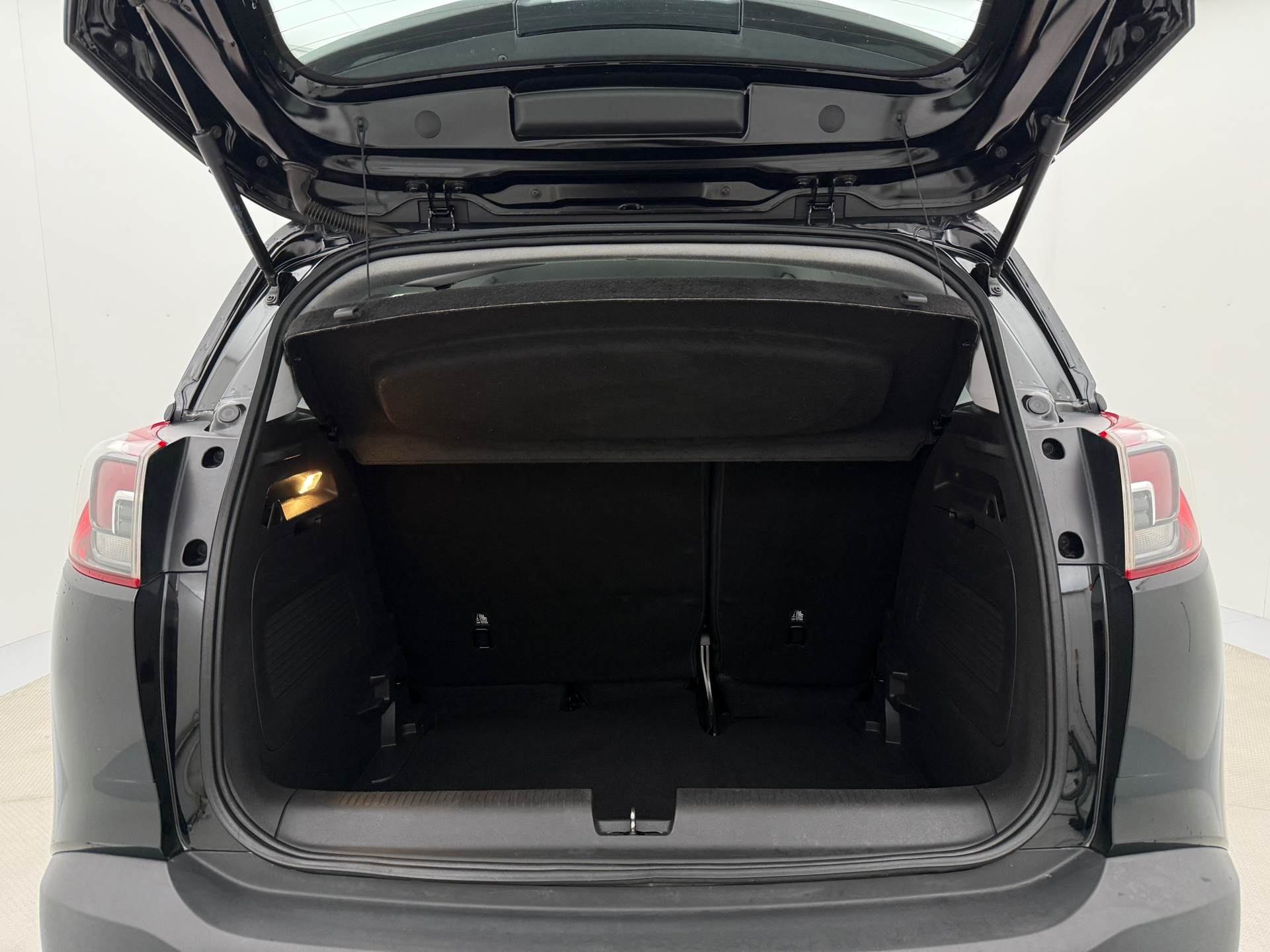 Sort Opel Crossland X fra 2020