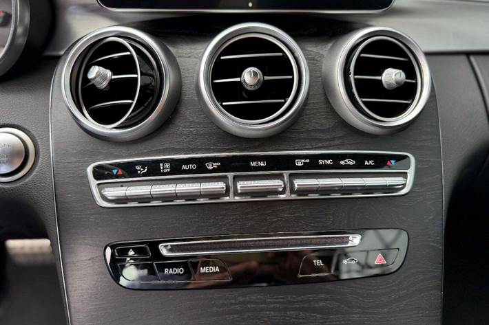 Sort Mercedes C300 fra 2016