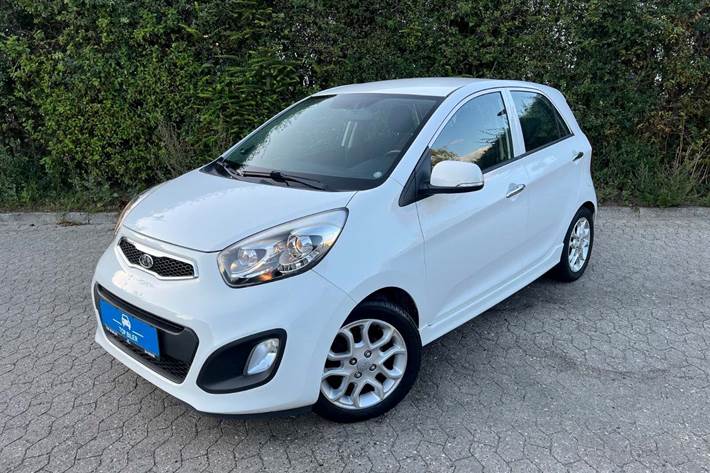 Hvid Kia Picanto fra 2012 set udefra