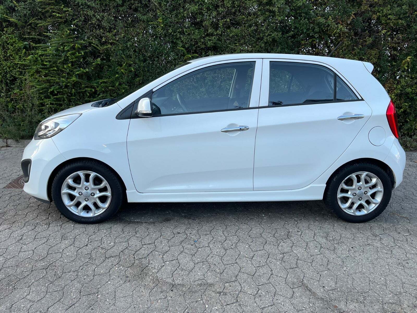 Hvid Kia Picanto fra 2012