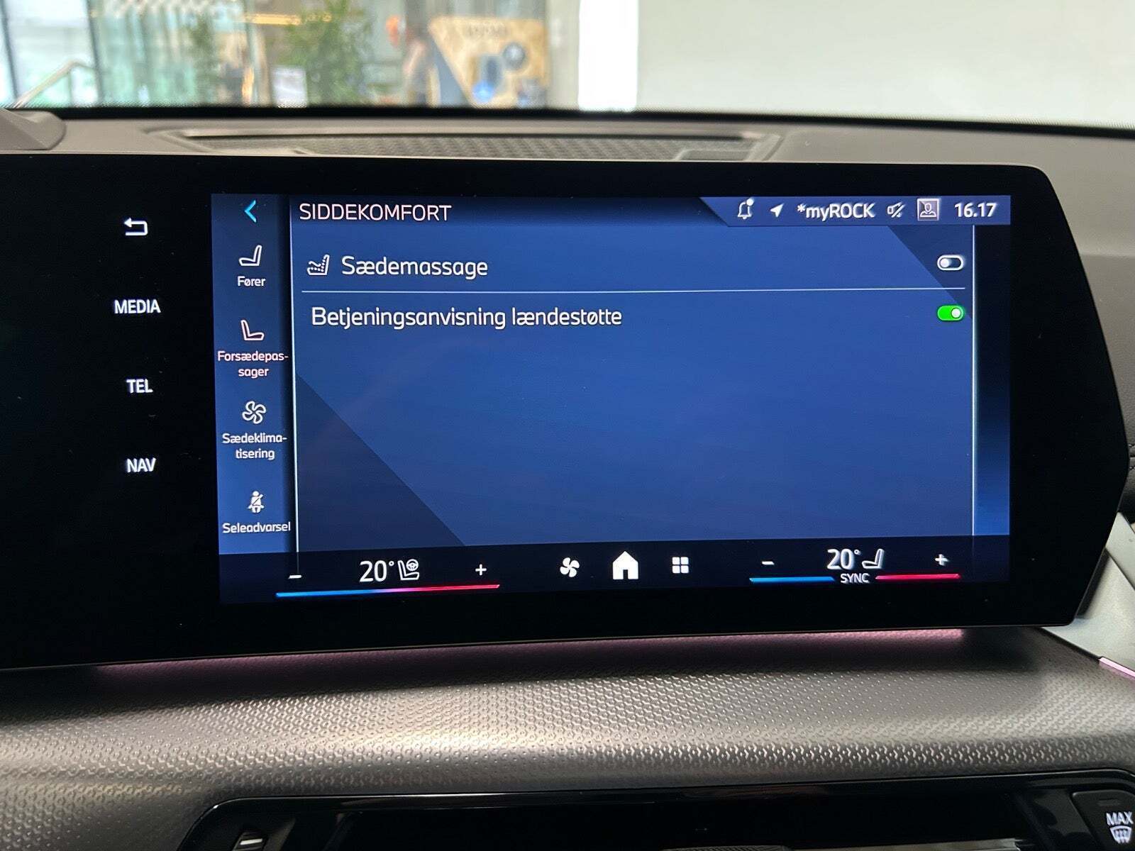 Hvid BMW iX1 fra 2024