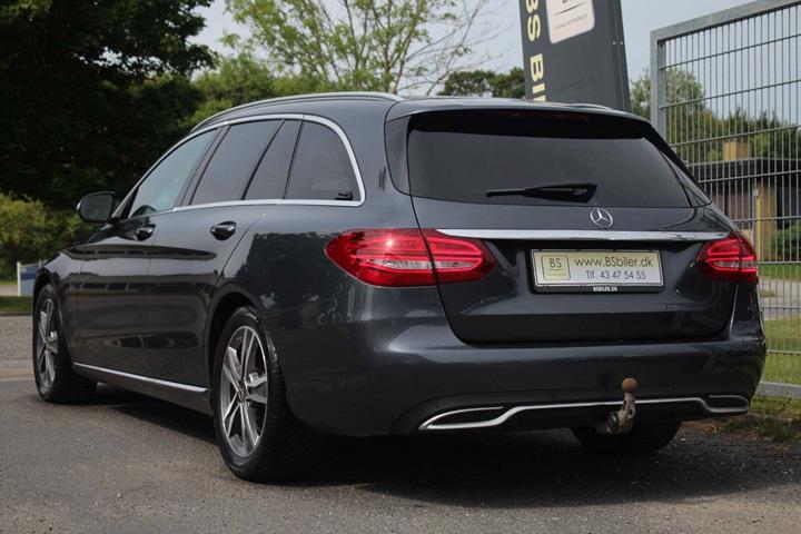 Grå Mercedes C220 fra 2014