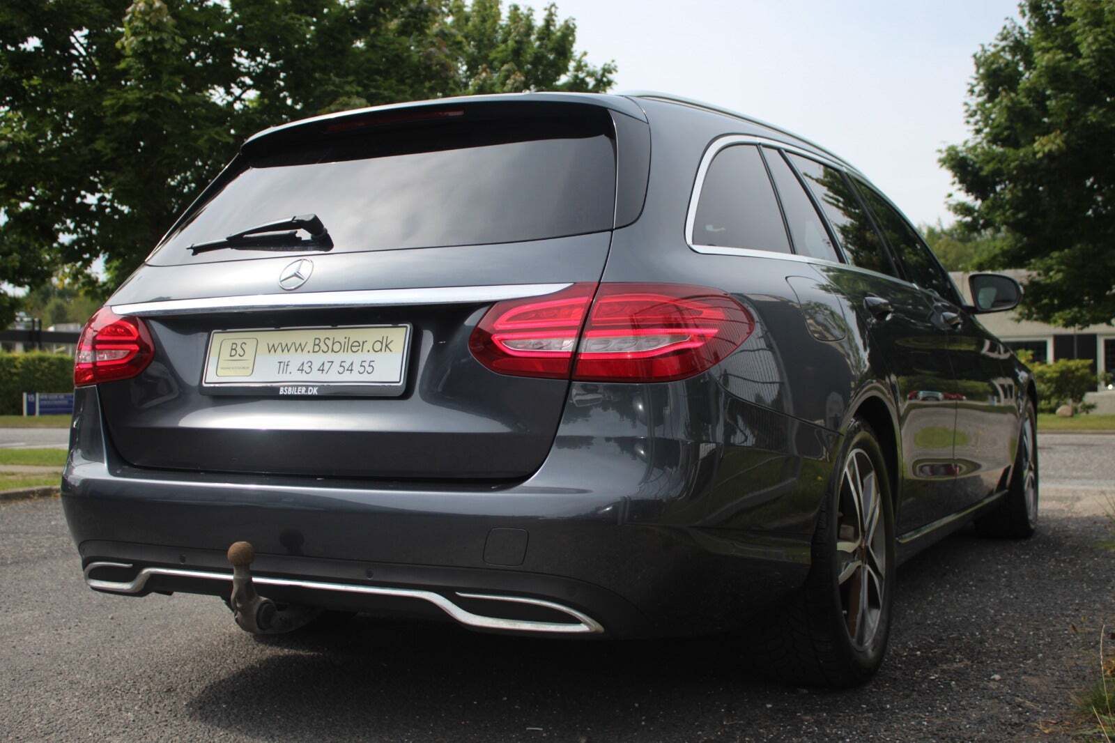 Grå Mercedes C220 fra 2014