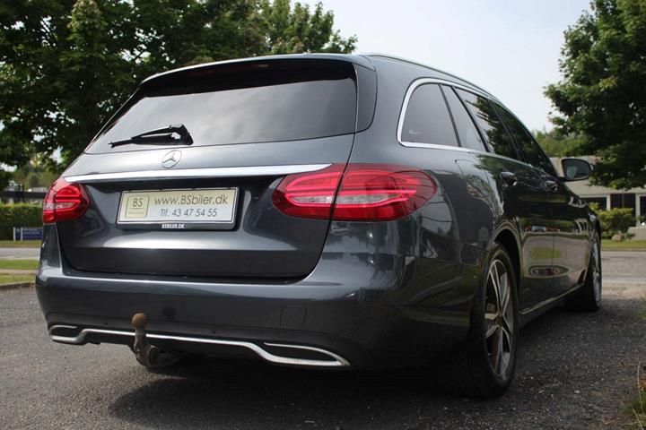 Grå Mercedes C220 fra 2014