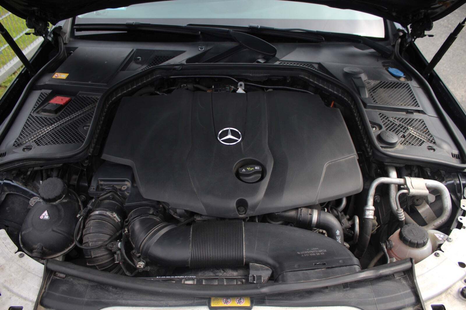 Grå Mercedes C220 fra 2014