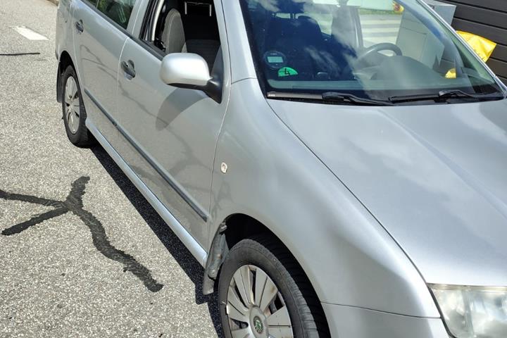 Sølv Skoda Fabia fra 2006
