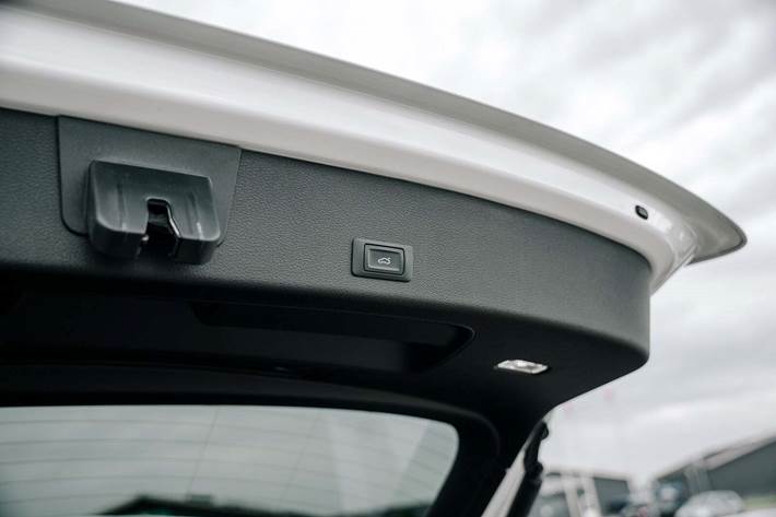 Hvid Audi Q8 e-tron fra 2024