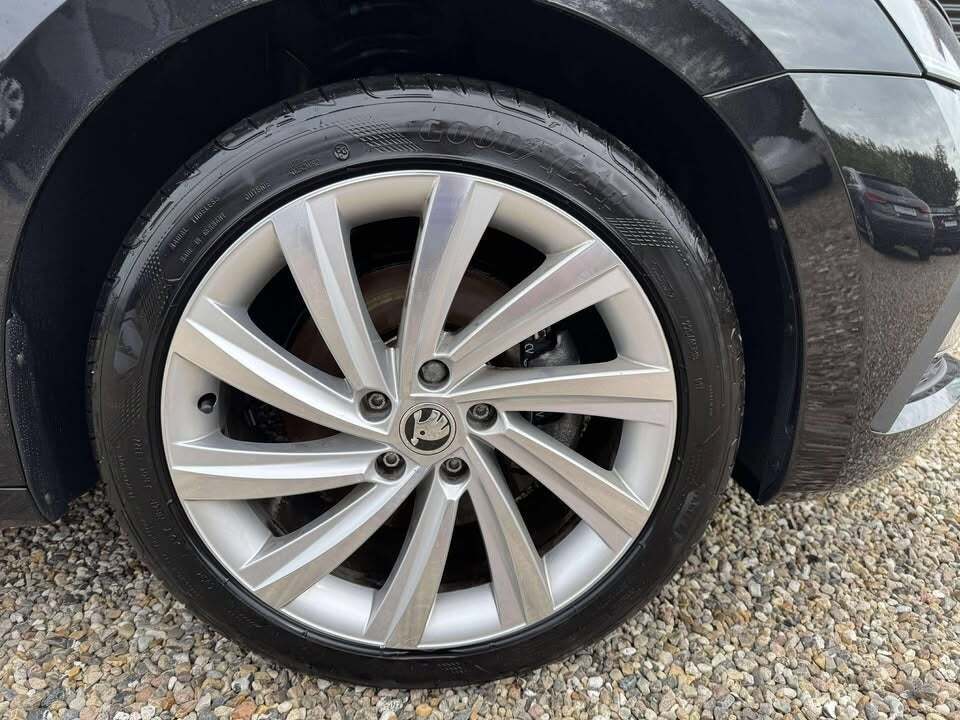 Sort Skoda Octavia fra 2022