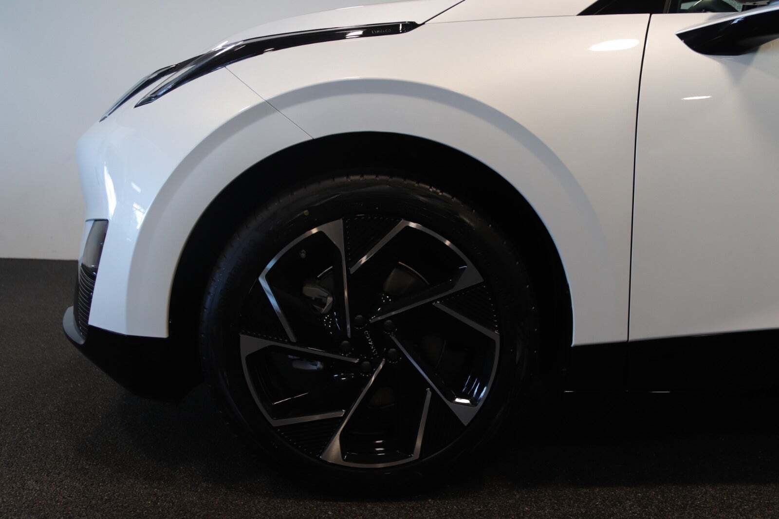 Volvo EX30 Extended Range Ultra