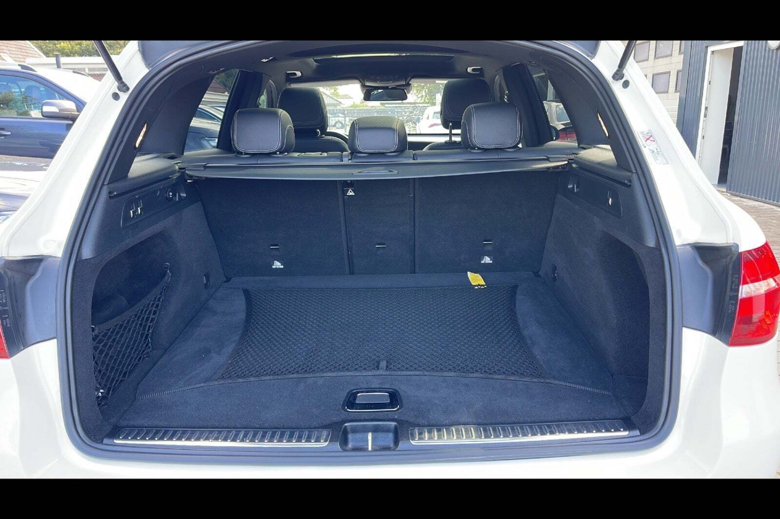 Hvid Mercedes GLC250 d fra 2016