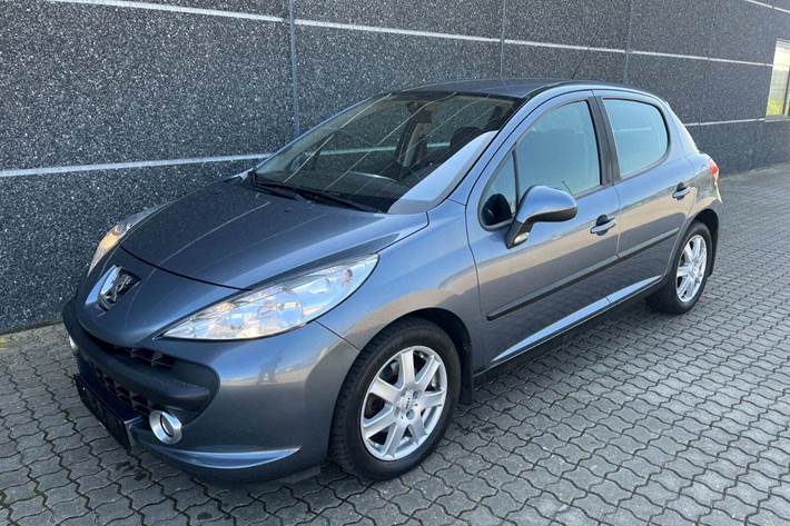 Grå Peugeot 207 fra 2006