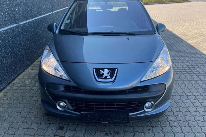 Grå Peugeot 207 fra 2006