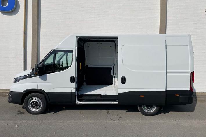 Hvid Iveco Daily fra 2025