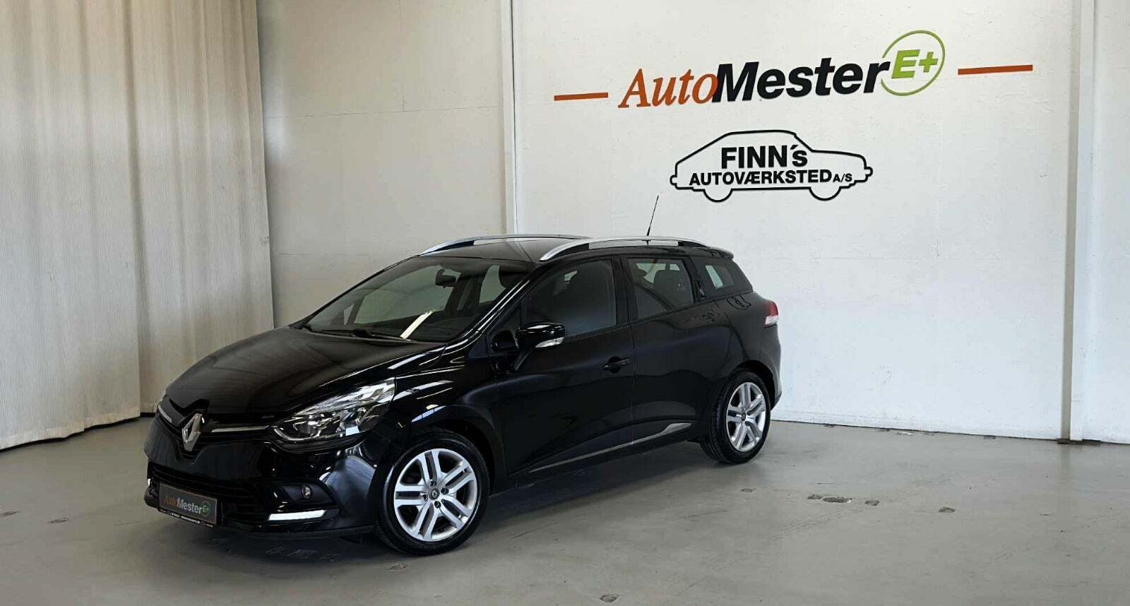 Sort Renault Clio IV fra 2016 set udefra