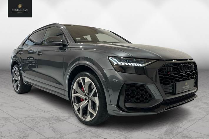 Grå Audi RS Q8 fra 2020