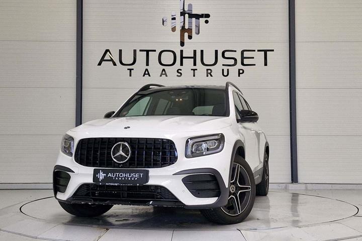 Hvid Mercedes GLB250 fra 2020 set udefra