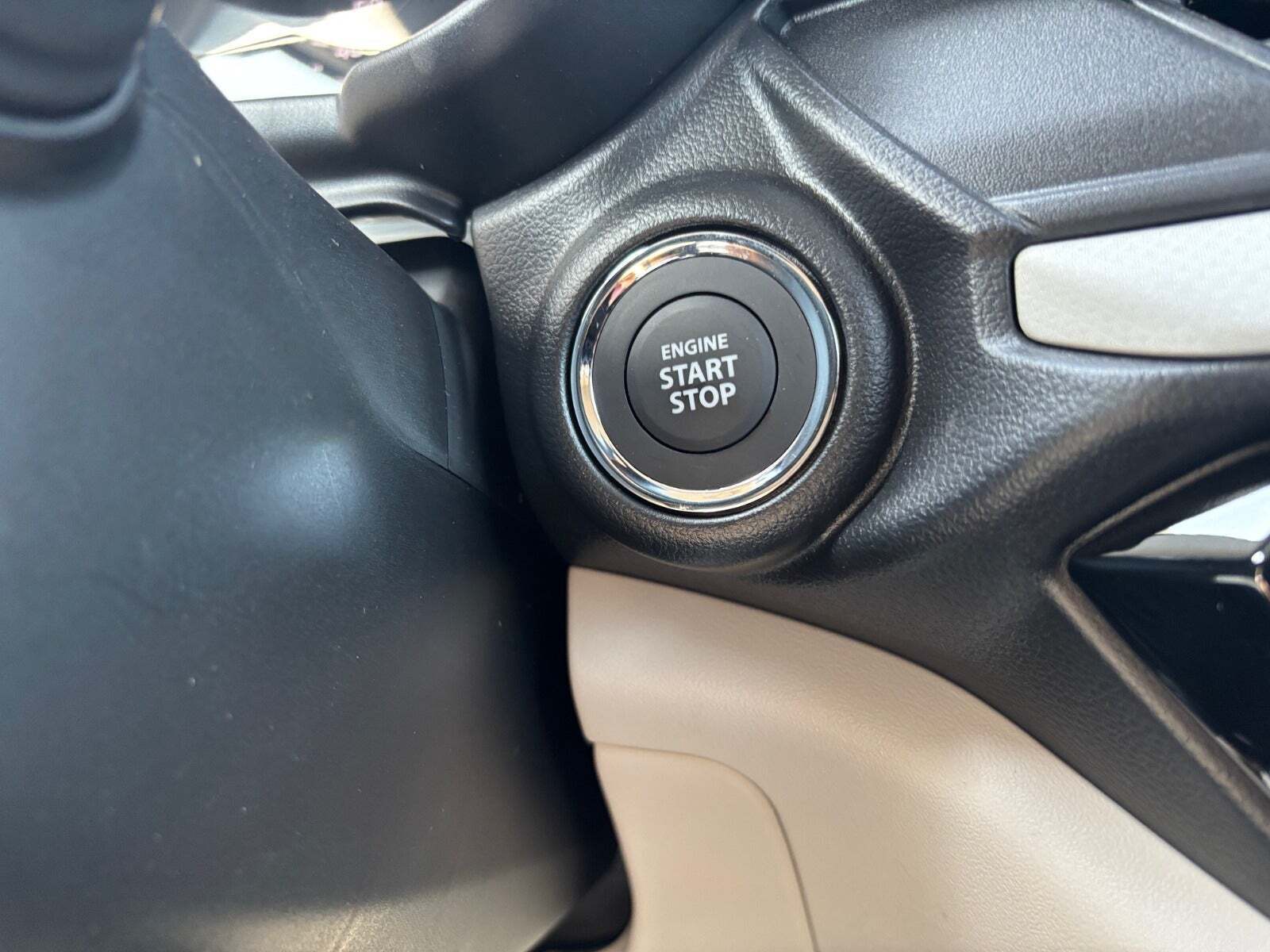 Grå Suzuki Swift fra 2025