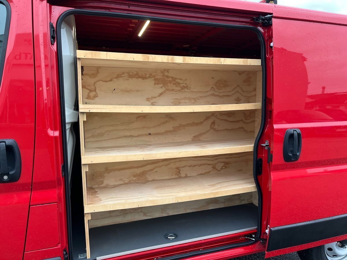 Rød Fiat Ducato fra 2022