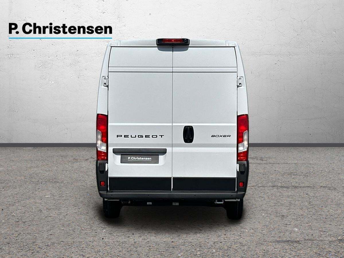 Peugeot Boxer 333 2,2 BlueHDi 140 L2H2 Premium