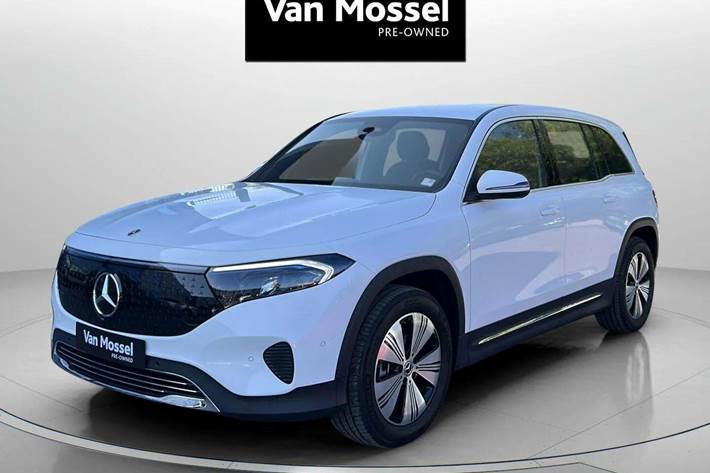 Hvid Mercedes EQB250+ fra 2024 set udefra