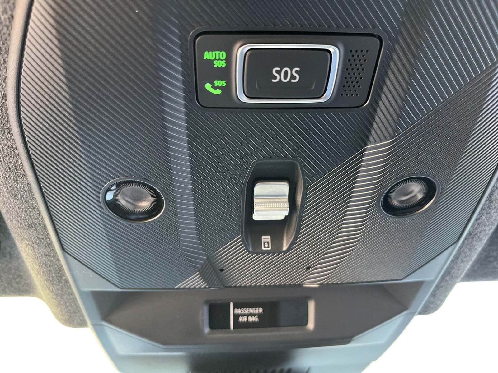 Sort Renault Scenic E-Tech fra 2025 set indefra