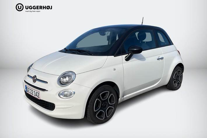 Hvid Fiat 500 fra 2023 set udefra