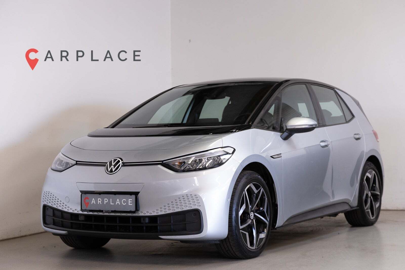 Sølv VW ID.3 fra 2021 set udefra