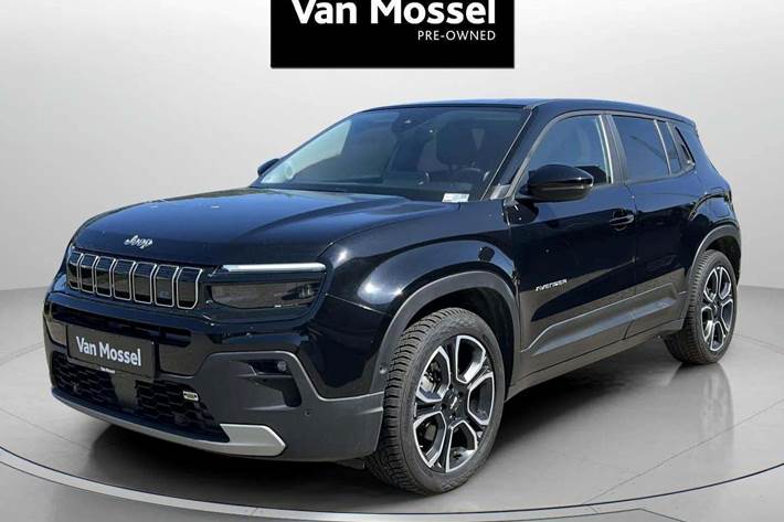 Sort Jeep Avenger fra 2023 set udefra