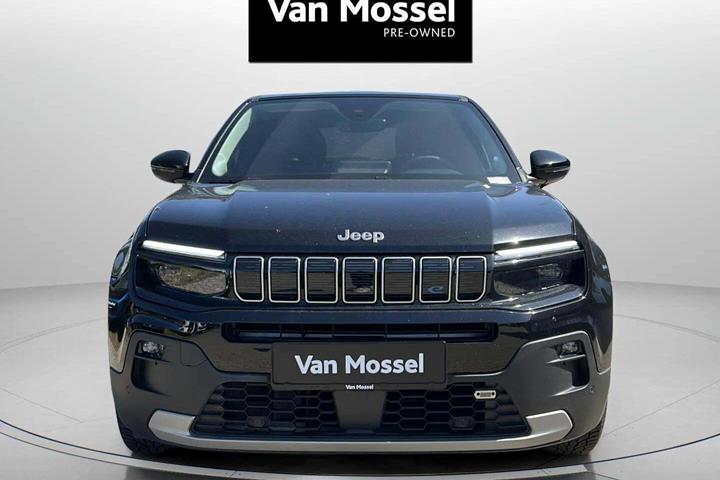 Sort Jeep Avenger fra 2023