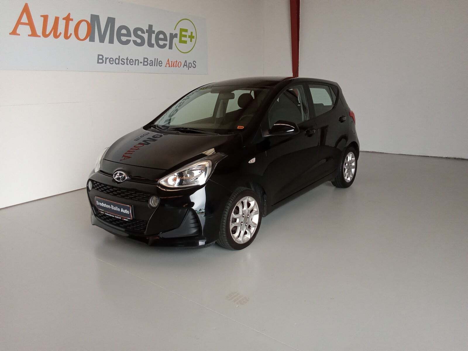 Sort Hyundai i10 fra 2020 set udefra