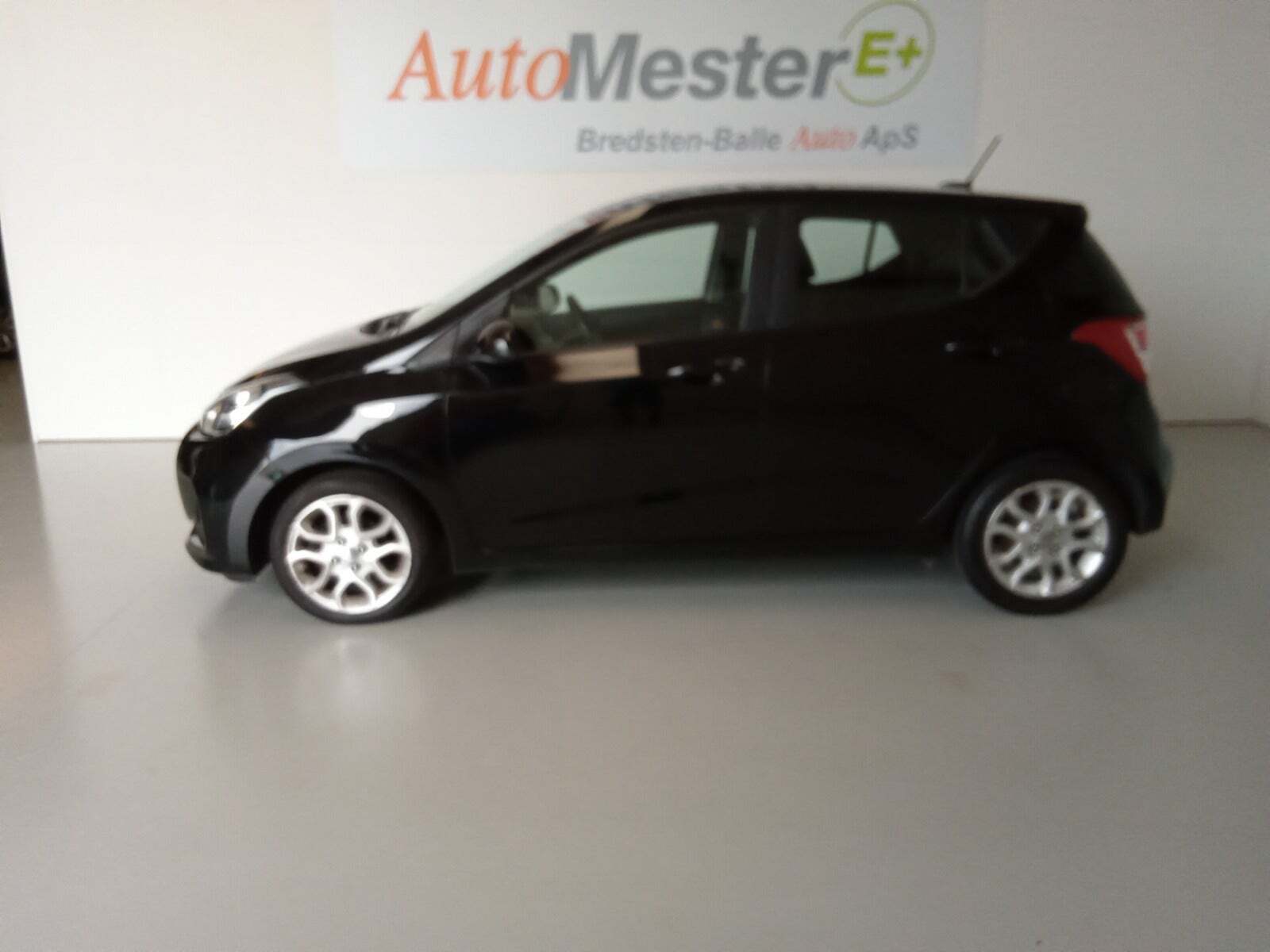Sort Hyundai i10 fra 2020